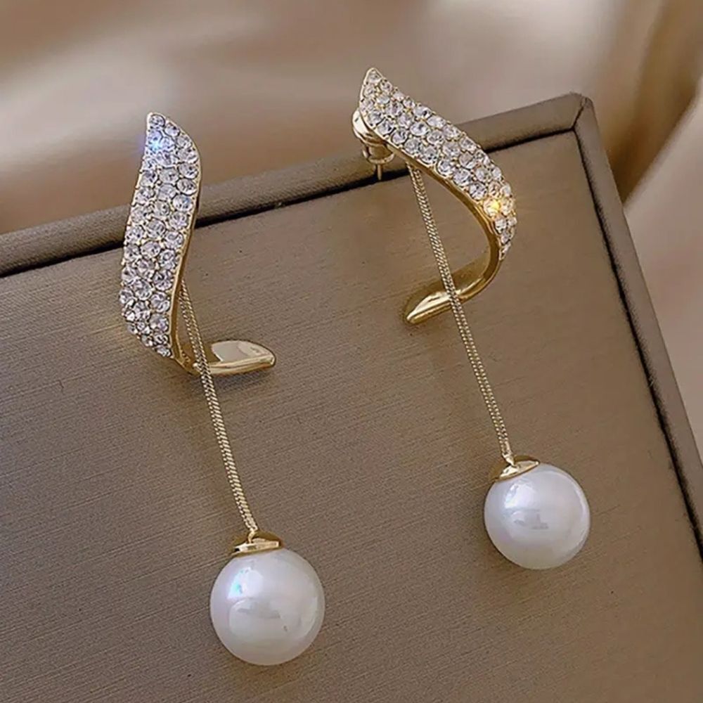 Exquisite Design Shiny Rhinestone Faux Pearl Decor Gold Plated Earrings
